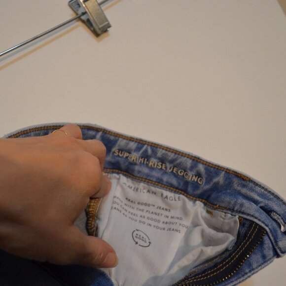 AMERICAN EAGLE NE(X)T LEVEL STRETCH Blue Cotton-Poly Ripped Hi-Rise Jeggins 8 - Picture 7 of 8